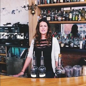 Meet your Posher, Laura